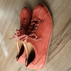 born scone sneaker boot